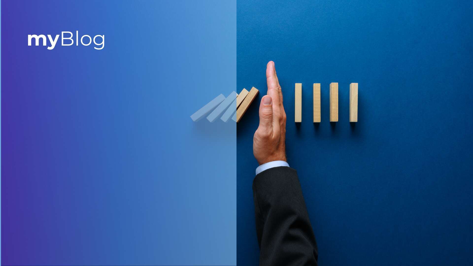 n uomo d'affari punta verso domino allineati, simboleggiando una strategia o un piano